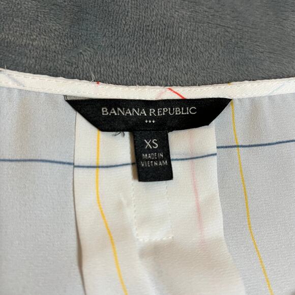 Banana Republic Window Pane Plaid Sleeveless V-Neck Blouse Size X-Small Office - Picture 4 of 8